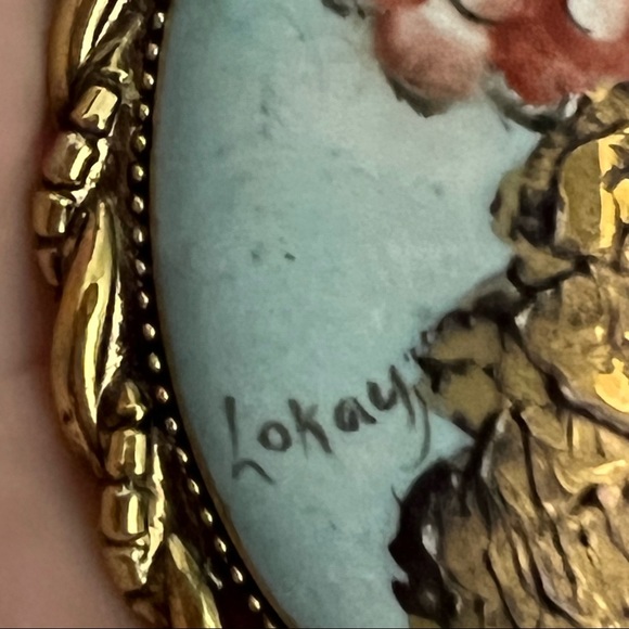 Vintage Hand Painted Beautiful Floral Abstract Pendant/Necklace - Picture 5 of 11